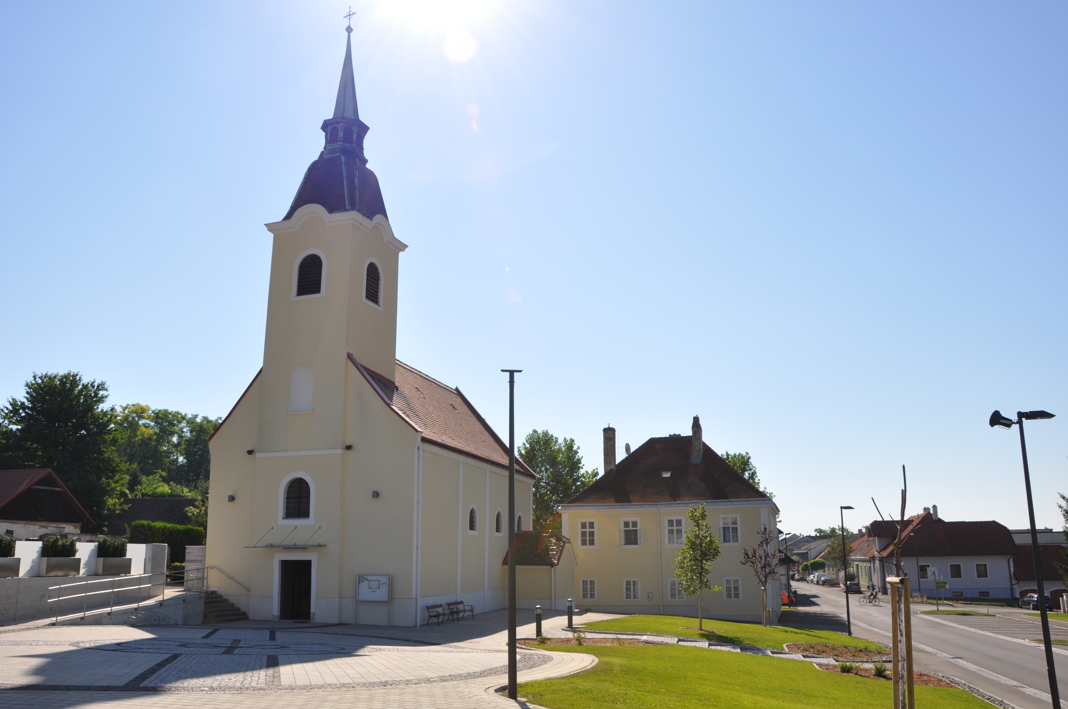 kirche_mittags_0001.jpg - 6839799.1